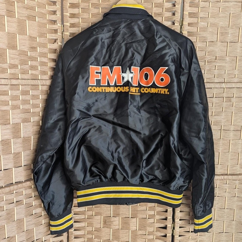Vtg‎ FM 106 Country Radio Satin Bomber Jacket Black Yellow Aristo Jac USA Sz M